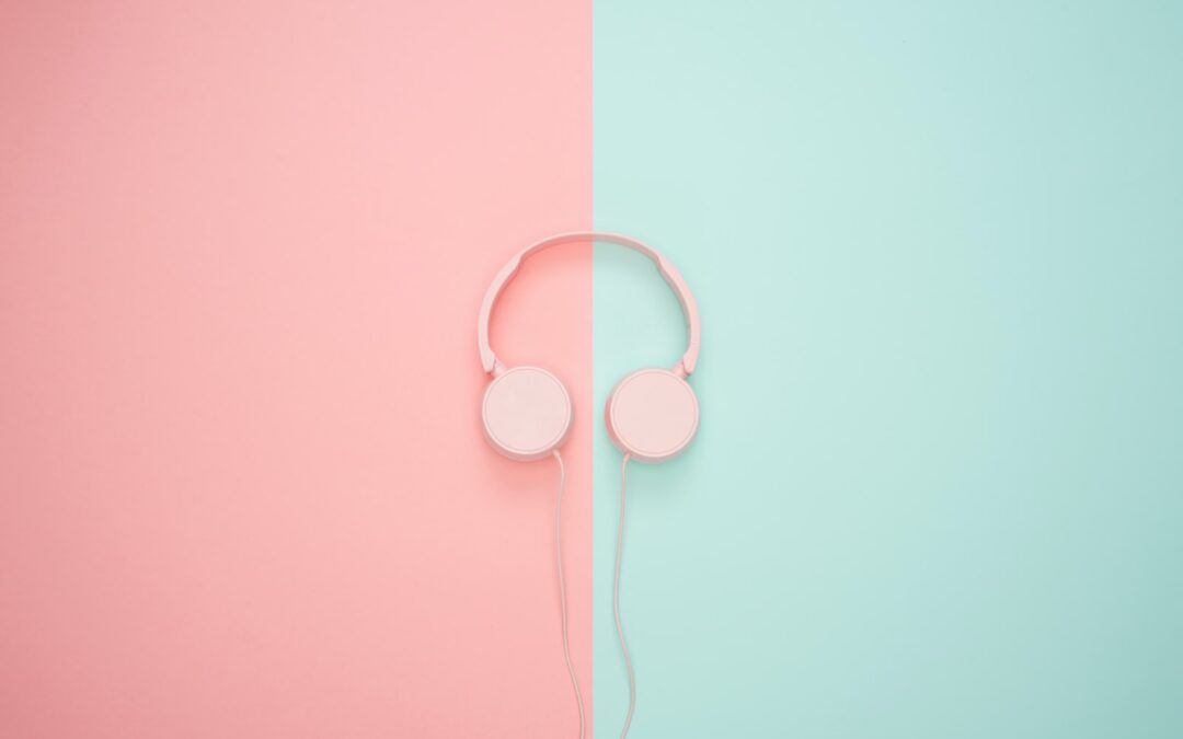 3 podcasts à écouter pour se détendre après les cours