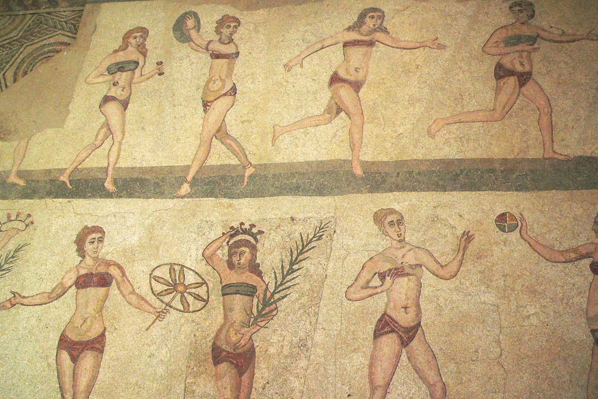 bikini-mosaique-lesfillesenbikinijpg-min